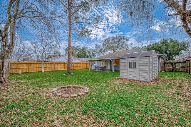Building Photo - 2122 Heritage Colony Dr