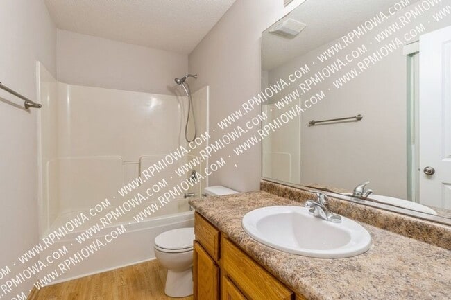 Building Photo - 15239 Greenbelt Dr