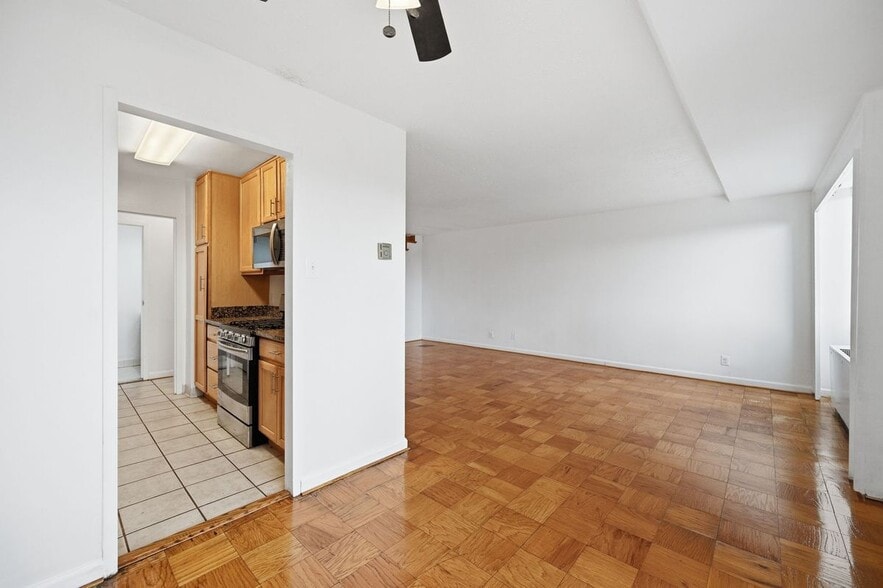 Building Photo - 301 N Beauregard St