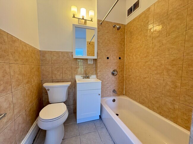 Building Photo - 614 Bramhall Ave