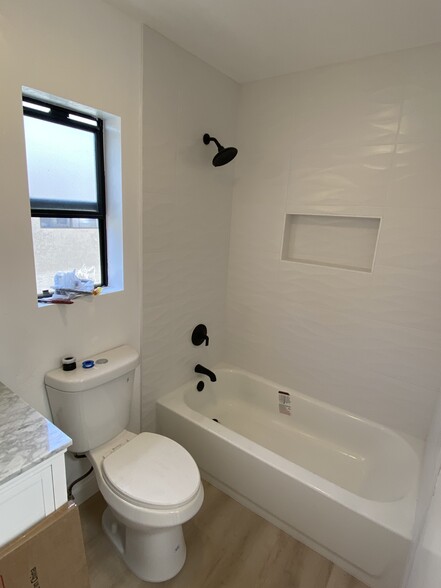 Building Photo - 2742 Ariane Dr