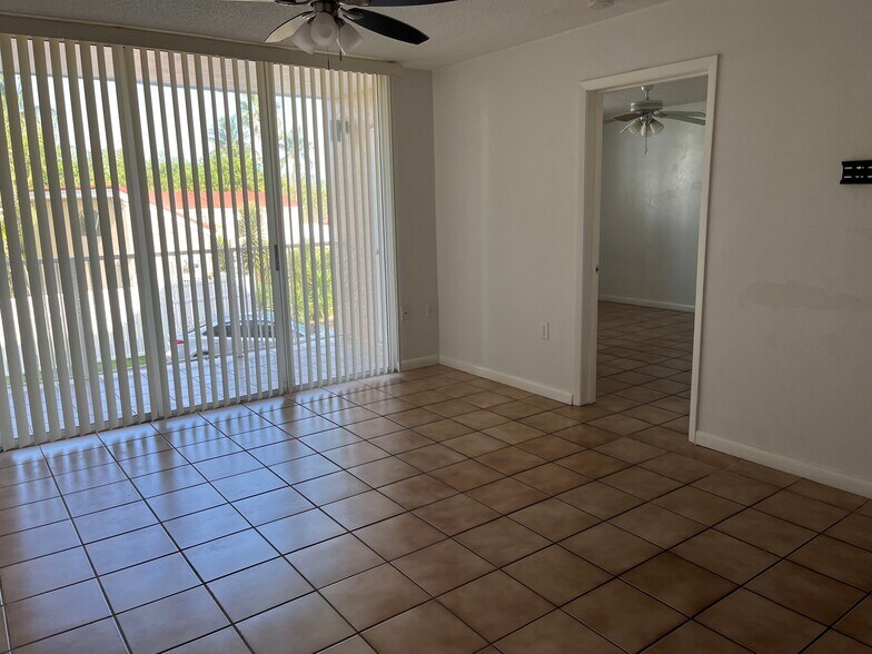 Building Photo - 3930 S Roosevelt Blvd