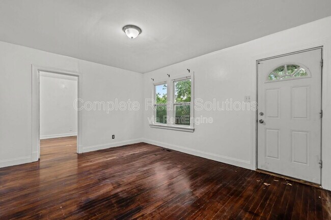 Building Photo - 147 Chambers Rd