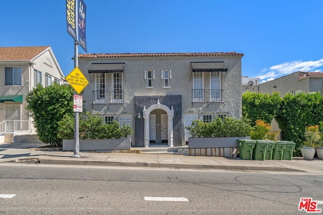 Building Photo - 1754 N La Brea Ave