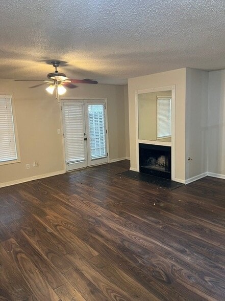 Building Photo - 3519 Lehigh Way