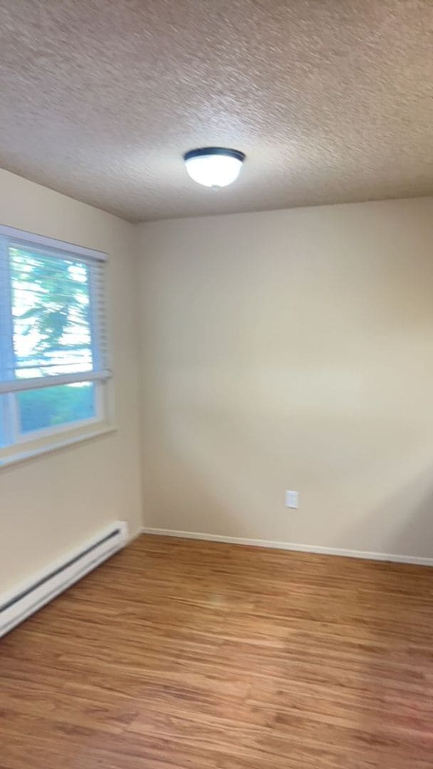 Building Photo - (858) Foxfire Apartments - 2 Bedroom / 1 Bathroom - Updated