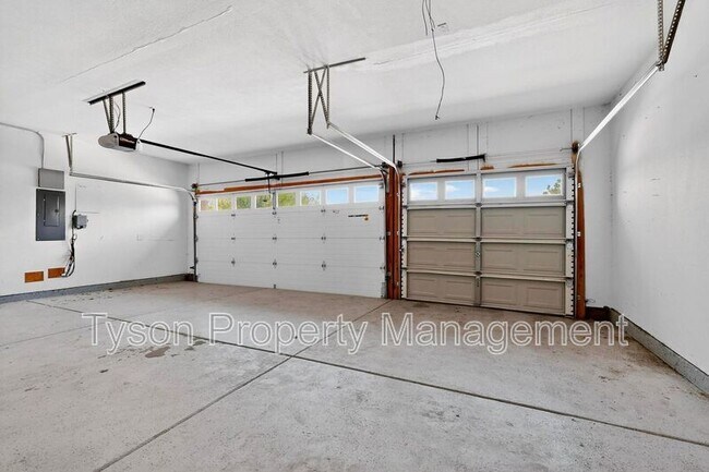 Building Photo - 7120 Alamillo Rd NW