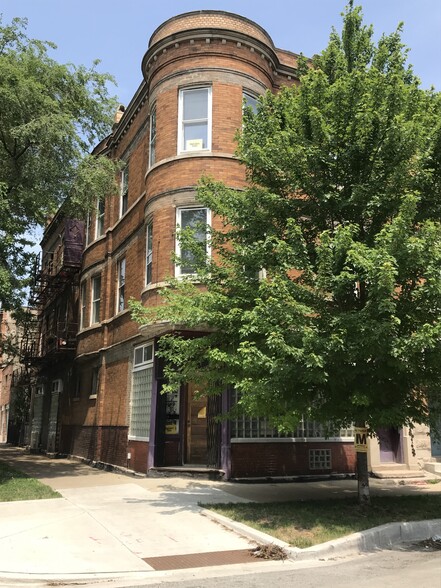 Building Photo - 905 N Rockwell St