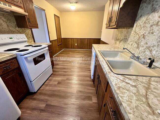 Building Photo - 1112 Tancred St