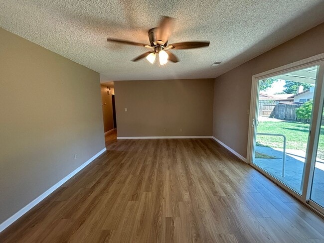 Building Photo - 310 Hedstrom Rd