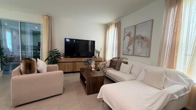 Building Photo - 1978 Education St