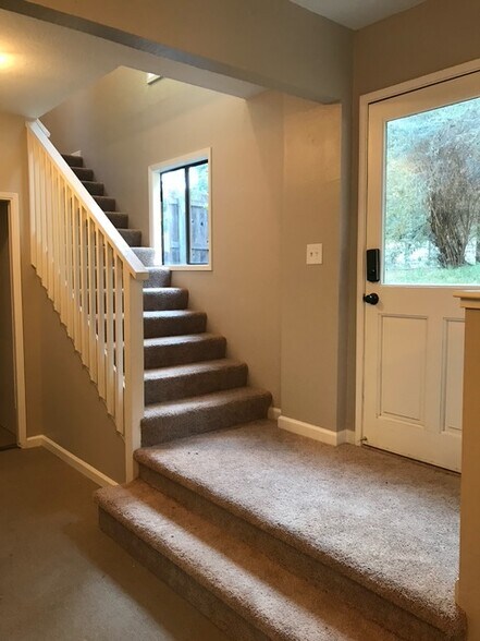 Stairway to Heaven - 13131 Oak St