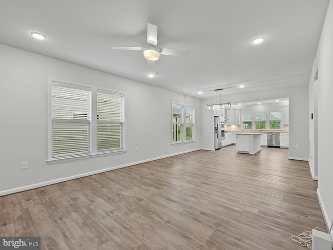 Building Photo - 6248 Zinnia Ln