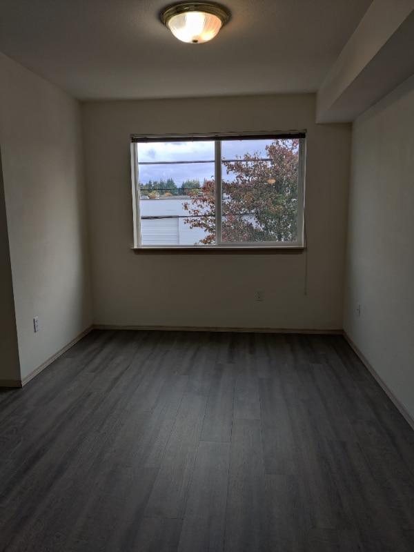 Building Photo - 12549 28th Ave NE