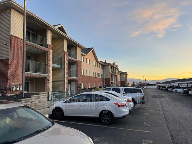 Building Photo - 108 W 1230 N St