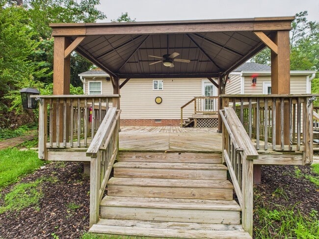 Building Photo - 1109 Dinwiddie Ave