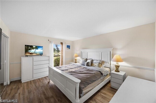 Building Photo - 3195 Boca Ciega Dr