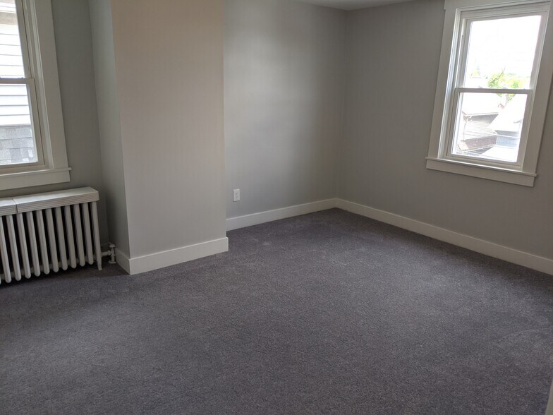 Building Photo - 1006 Flemington St