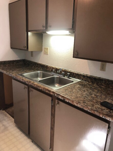 Building Photo - 3206 Pine Rd NE