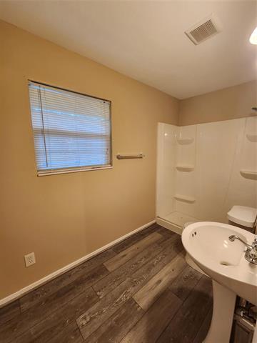 Building Photo - 8424 Bunche Dr