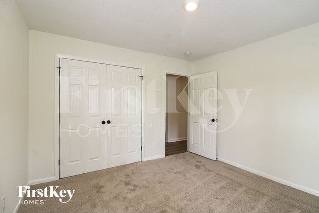Building Photo - 1810 Chestnut Dr