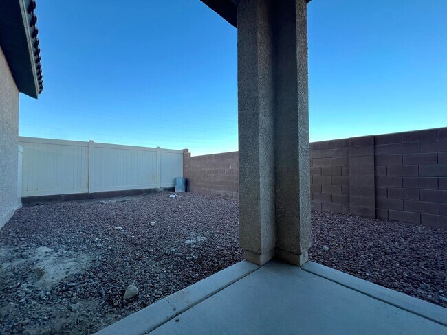 Building Photo - Beautiful 3-Bedroom Single Story Home in N...