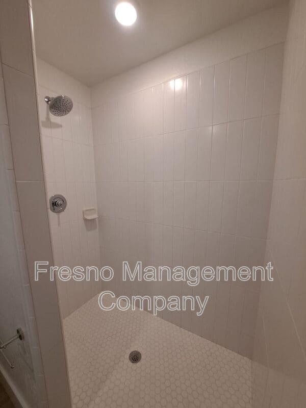 Building Photo - 524 W Balsam Ln