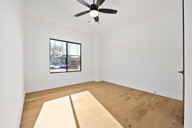 Building Photo - Lot 174