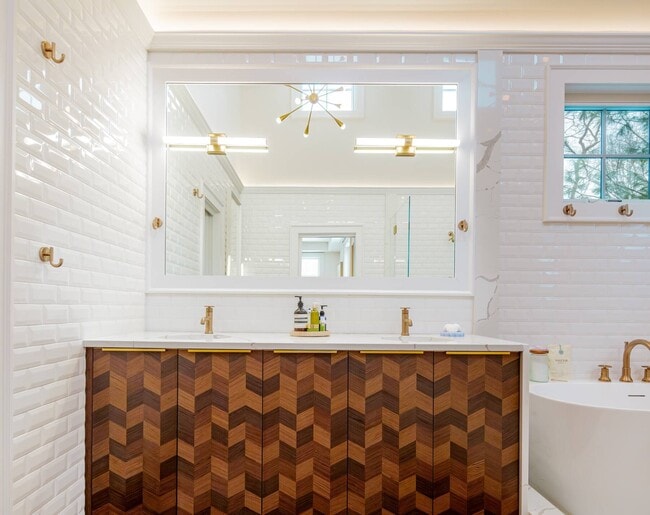 Building Photo - 41 Deep Woods Ln