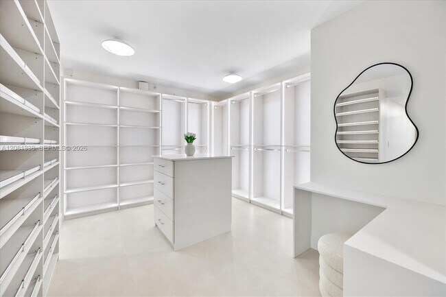 Building Photo - 19355 Turnberry Way