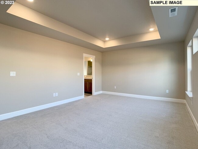 Building Photo - A Must see Hermiston Home!!