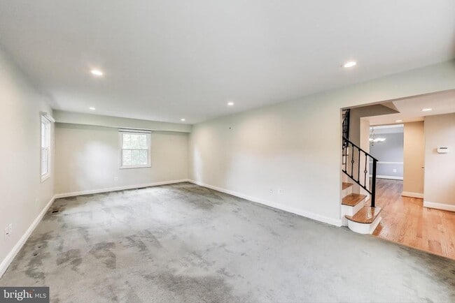 Building Photo - 13704 Beret Pl
