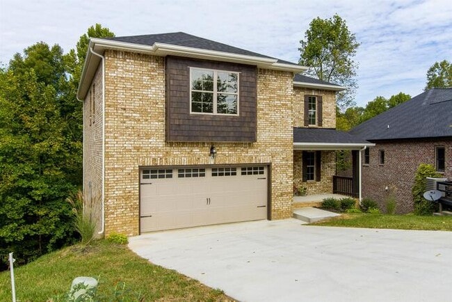 Building Photo - 709 Courtland Ave