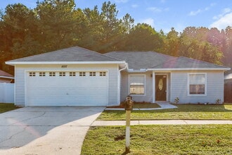 Building Photo - 1697 Glen Laurel Dr