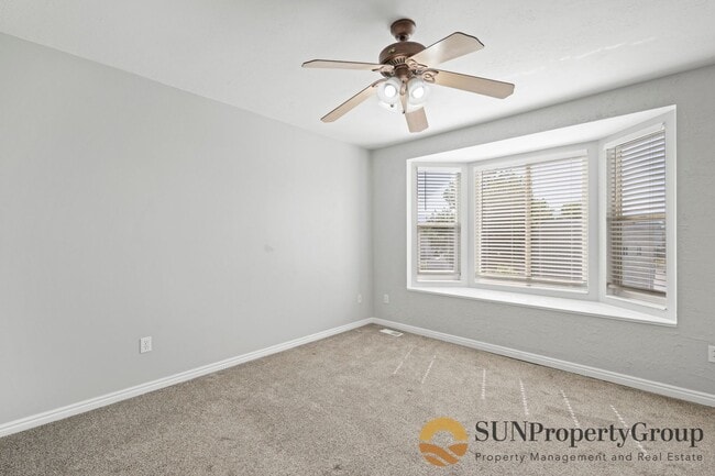 Building Photo - Beautiful Home In Great Roy Location!!
