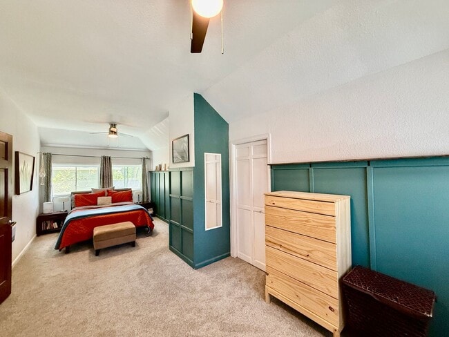 Building Photo - Distinguished 4 bed, 2 bath Bungalow in the Old North End