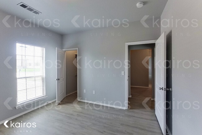 Building Photo - 9822 Prather Ave