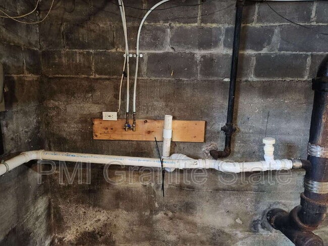 Building Photo - 7 Paige Ave