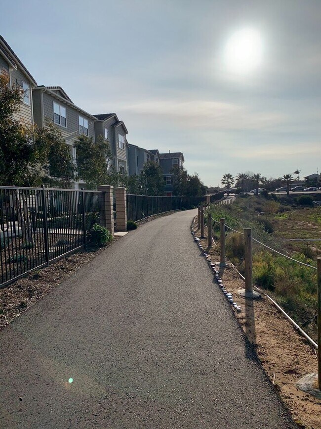 Building Photo - Townhome for rent at Bayside Landing in Im...