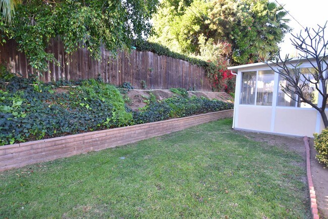 Building Photo - Fullerton Home w/Yard & Garage - 3 Bed/2 Bath