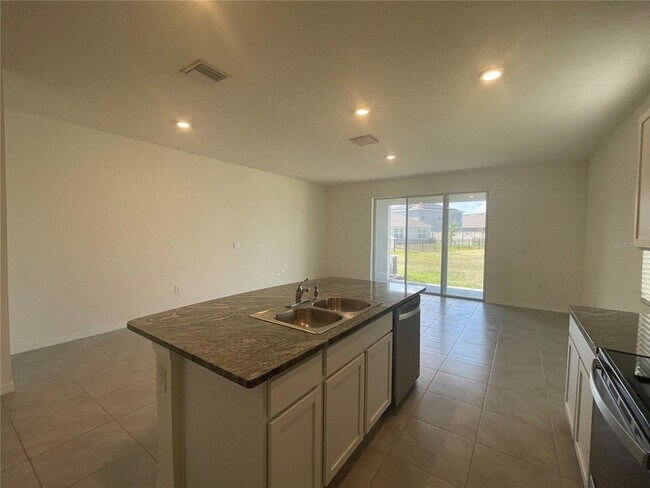 Building Photo - 33078 Major Oak Dr