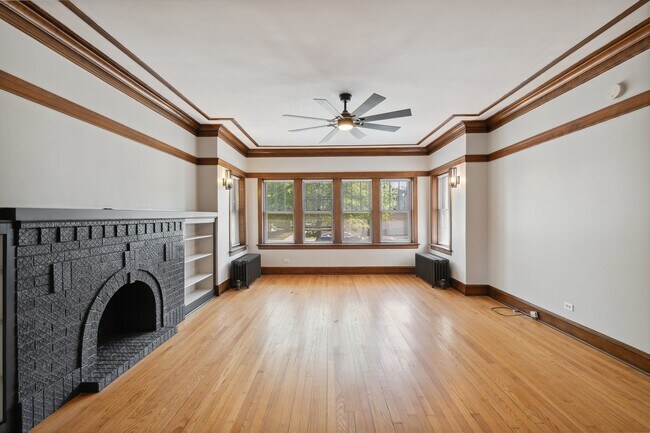 Building Photo - 919 Dunlop Ave