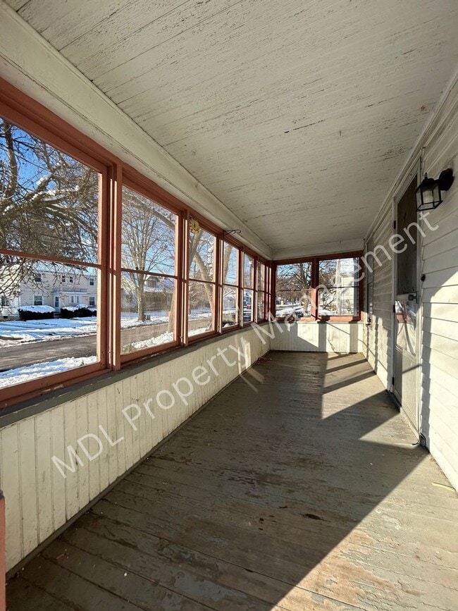 Building Photo - Charming 3 bedroom home available now!