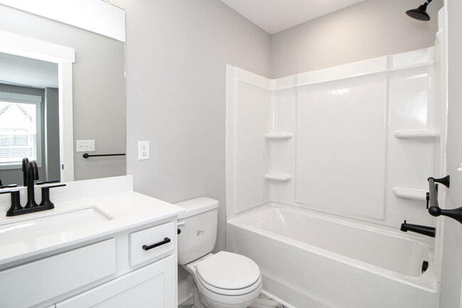 Building Photo - 1602 Jonathan Wade Cir