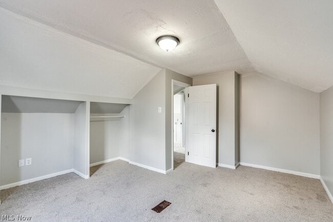 Building Photo - 8514 Deerfield Dr
