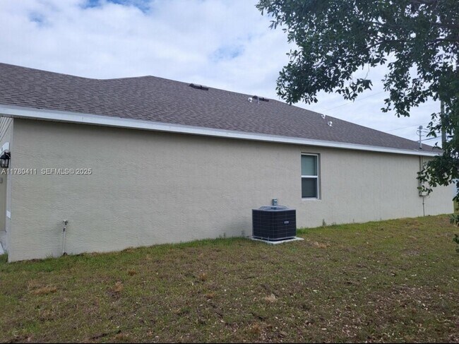Building Photo - 3743 SW Port St Lucie Blvd