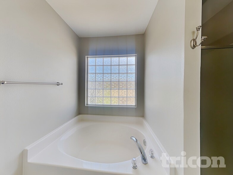 Building Photo - 9434 Darwick St