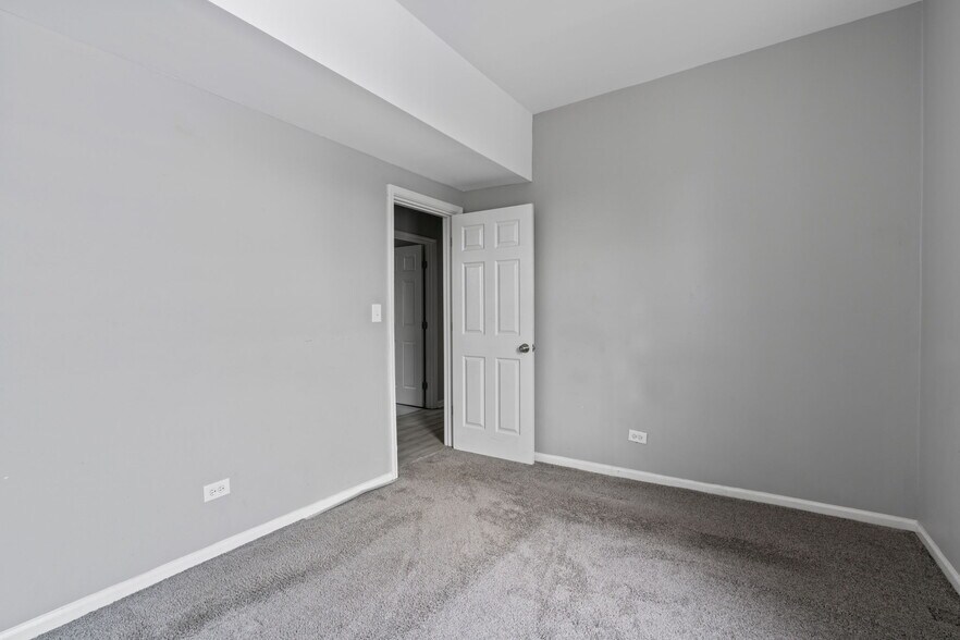 Building Photo - 7028 S Peoria St