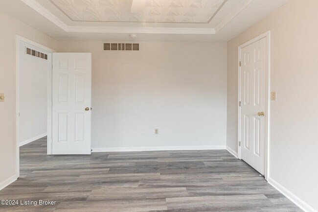 Building Photo - 6013 Fairridge Ct