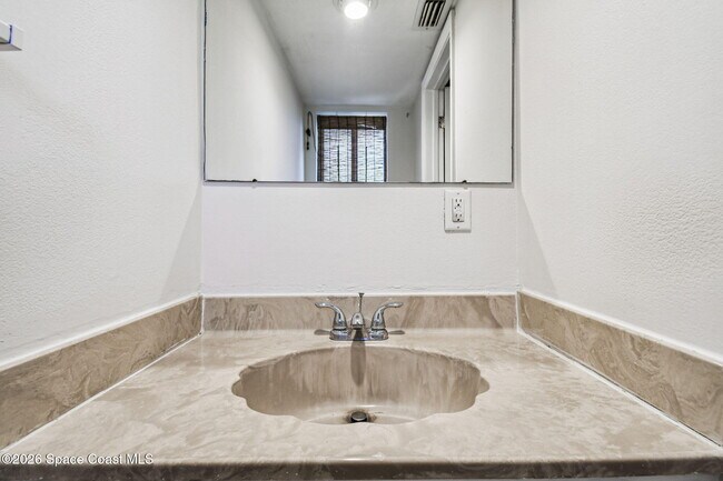 Building Photo - 3687 Royal Oak Dr